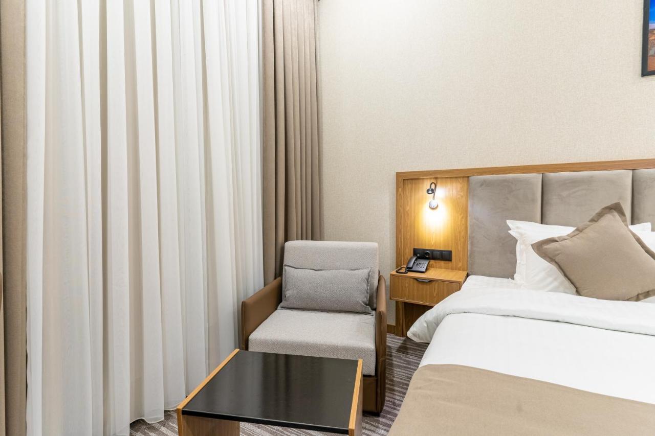 Mirzo Hotel Tasjkent Eksteriør billede
