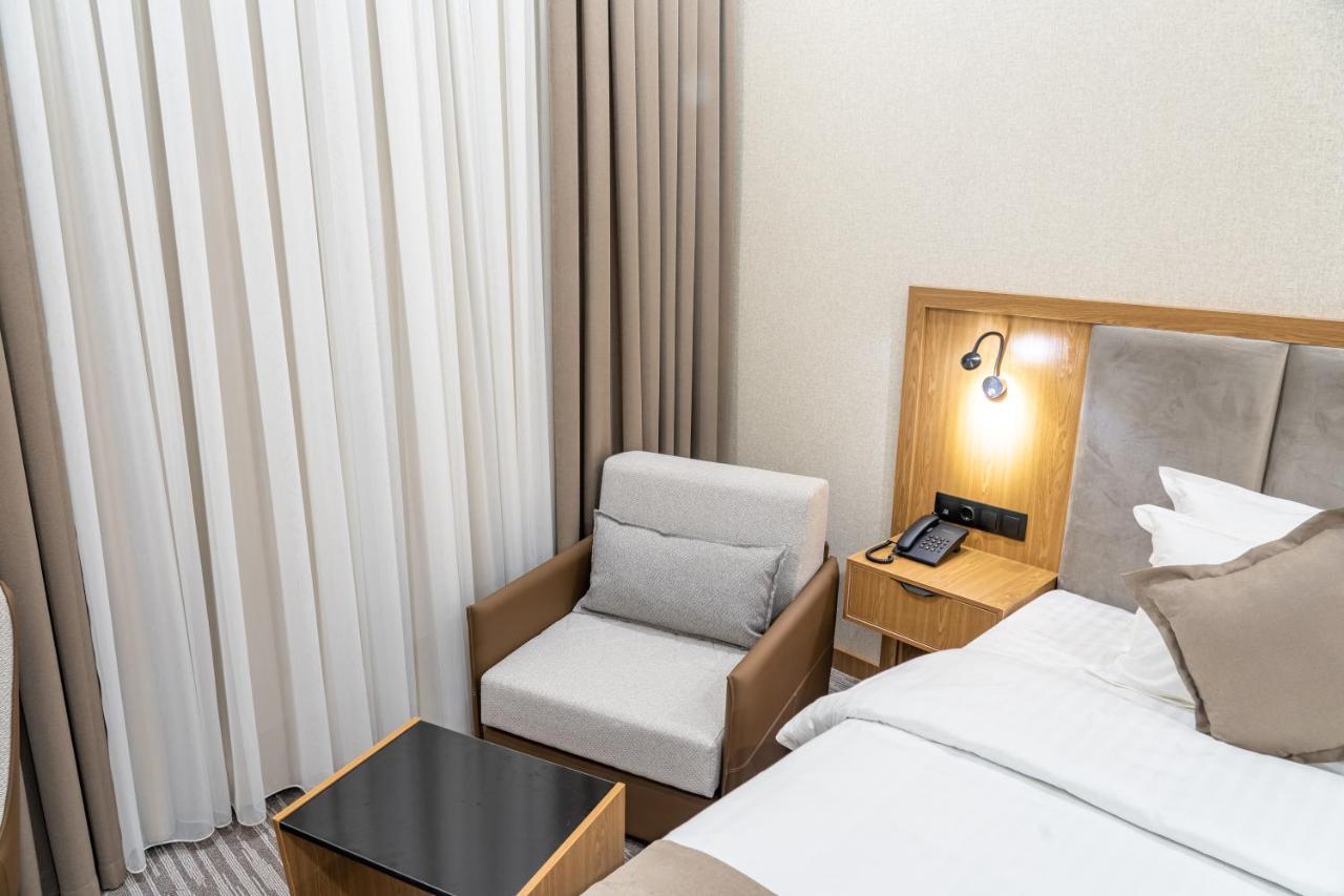 Mirzo Hotel Tasjkent Eksteriør billede